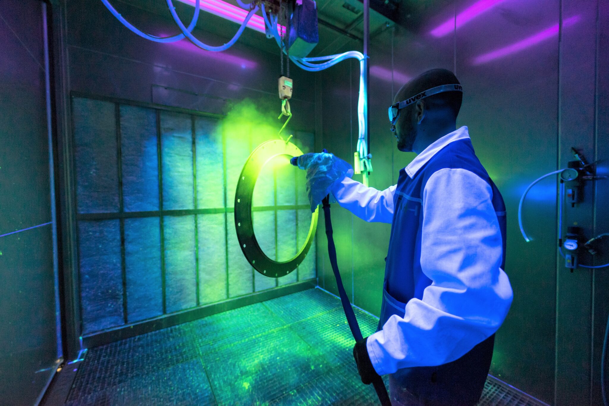 Non destructive testing fluorescent inspection TECHMANHEAD