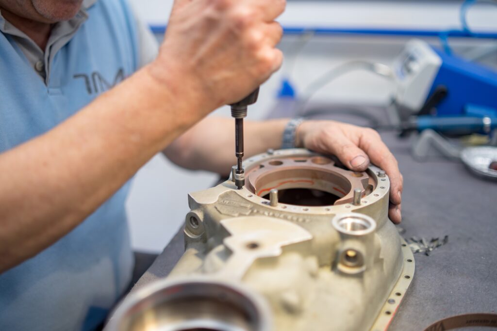 Repair of a helicopter engine housing